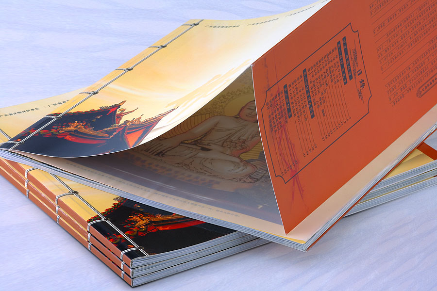 黑眼睛廣告為靈光寺景區(qū)設(shè)計(jì)印刷的大型畫冊之封面拉頁展示