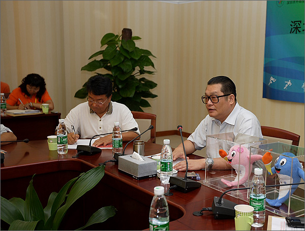 外運會組委會副主任、中國國際投資促進會副會長、深圳市國際投資促進會會長李清森（中間）