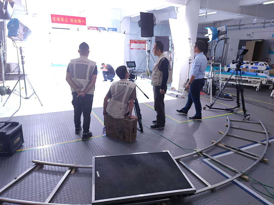 黑眼睛廣告為泰樂(lè)康科技拍攝產(chǎn)品短視頻現(xiàn)場(chǎng)