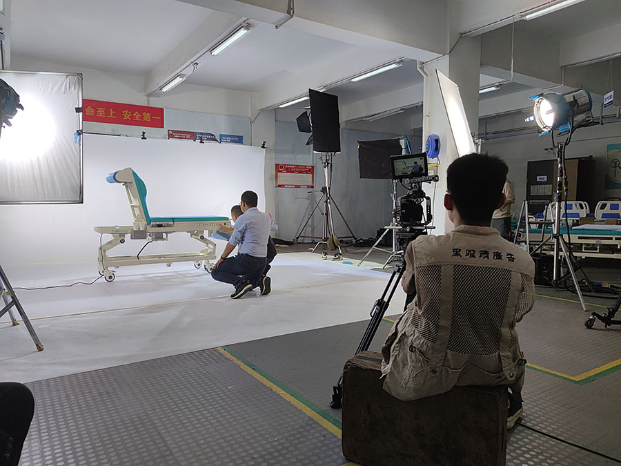 黑眼睛廣告為泰樂(lè)康科技拍攝產(chǎn)品短視頻現(xiàn)場(chǎng)