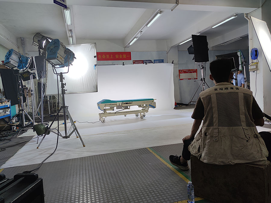 黑眼睛廣告為泰樂(lè)康科技拍攝產(chǎn)品短視頻現(xiàn)場(chǎng)